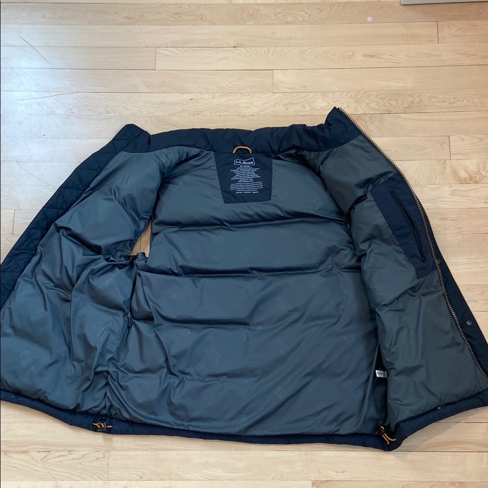 L.L. Bean Black Mountain Classic Down Quilted Vest Men’s Medium EUC - Picture 4 of 7